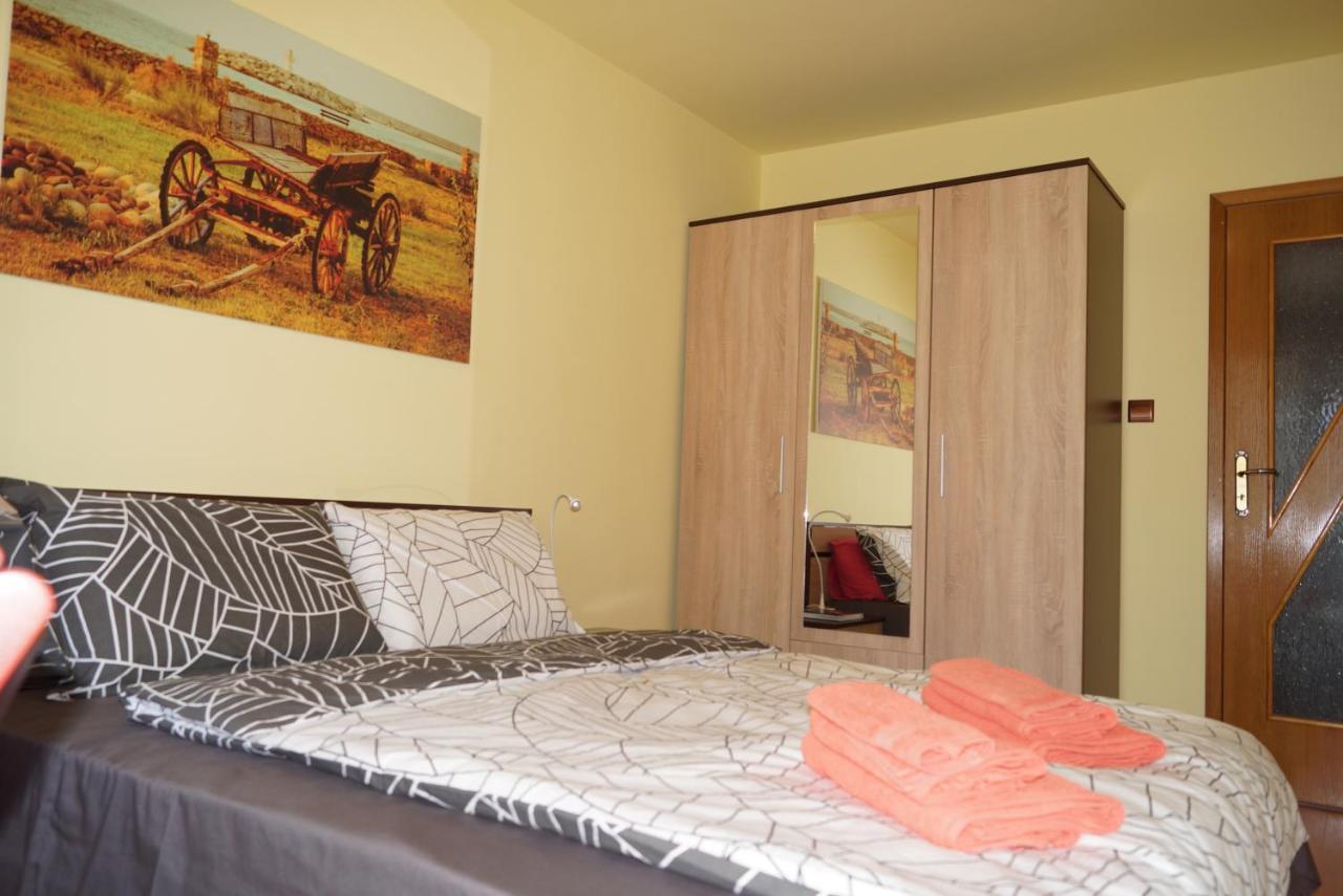 Spacious 2Bdr - Free Parking - Walk Everywhere - 300 Mbps Wifi Varna Eksteriør billede
