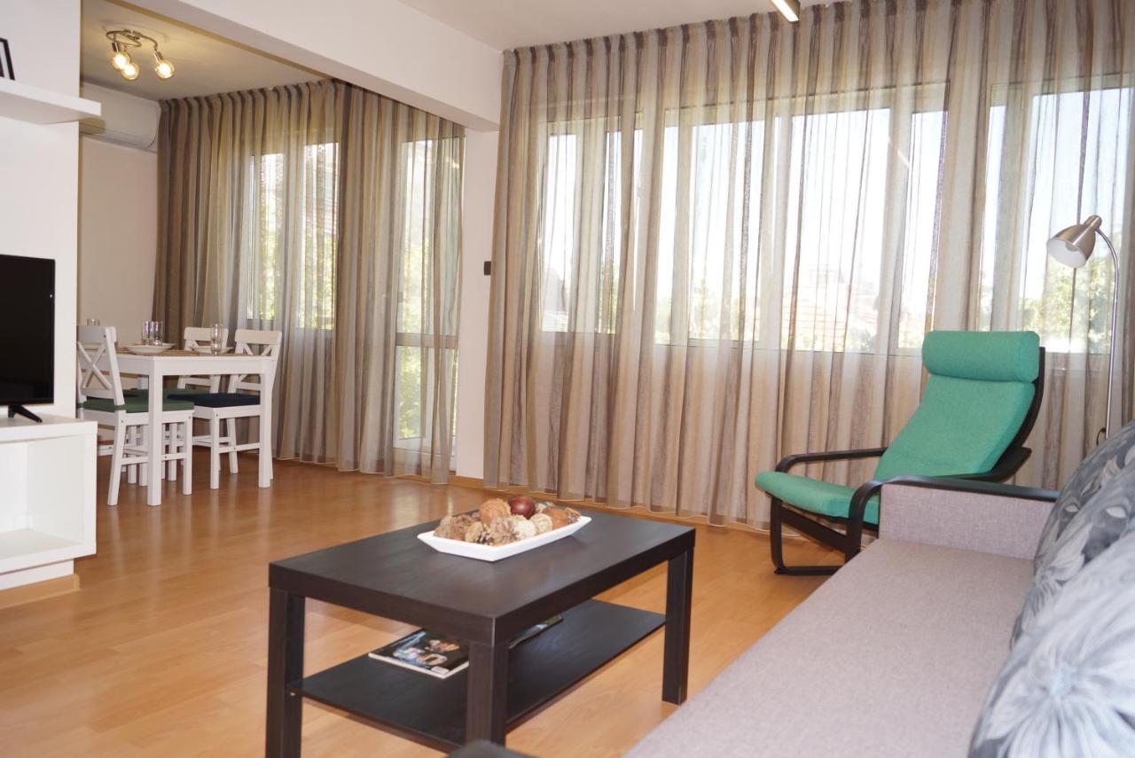 Spacious 2Bdr - Free Parking - Walk Everywhere - 300 Mbps Wifi Varna Eksteriør billede