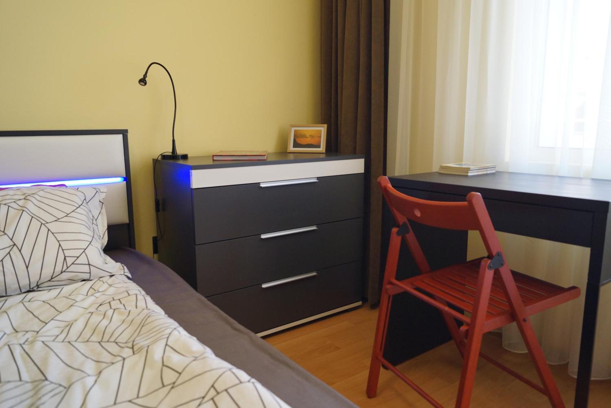 Spacious 2Bdr - Free Parking - Walk Everywhere - 300 Mbps Wifi Varna Eksteriør billede