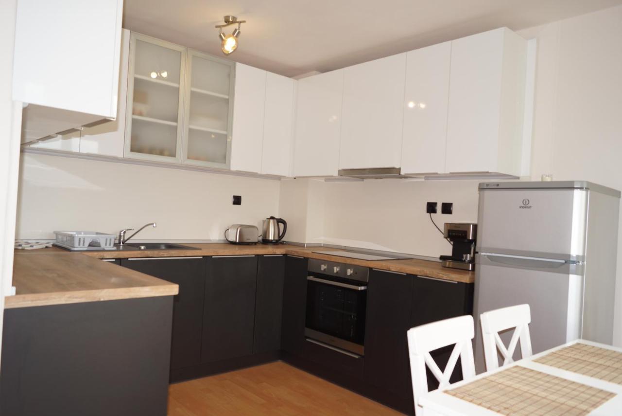 Spacious 2Bdr - Free Parking - Walk Everywhere - 300 Mbps Wifi Varna Eksteriør billede