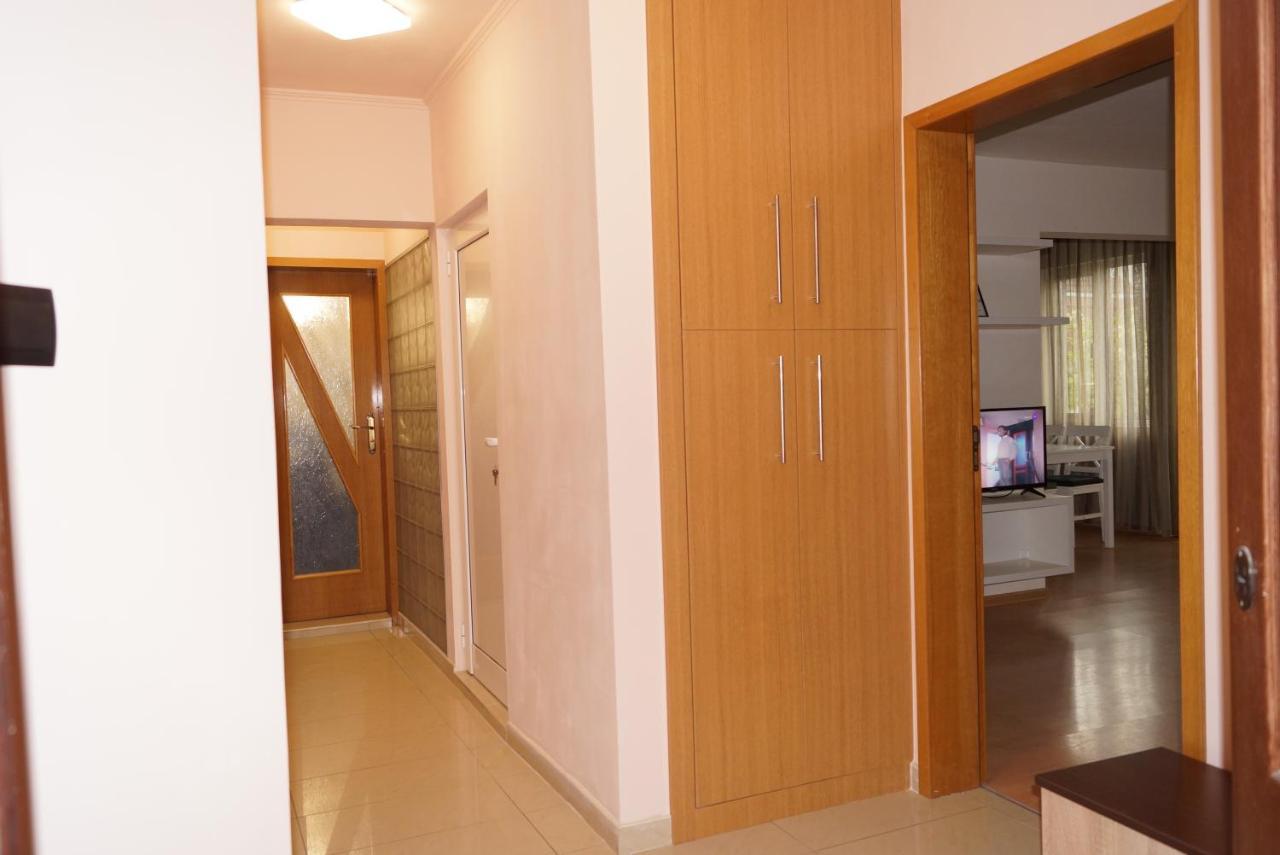 Spacious 2Bdr - Free Parking - Walk Everywhere - 300 Mbps Wifi Varna Eksteriør billede